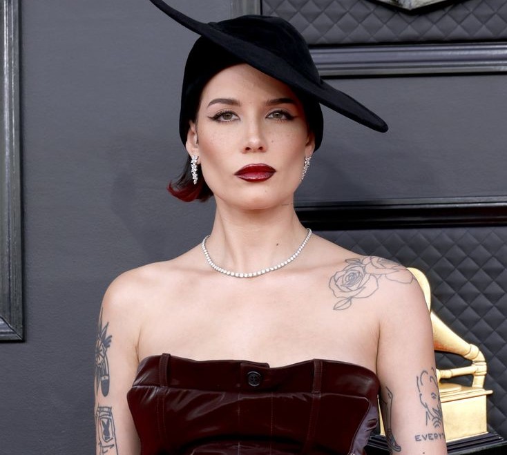 Halsey Returns To Touring With Star-Studded 2025 Concert Run Halsey Returns To Touring With Star-Studded 2025 Concert Run